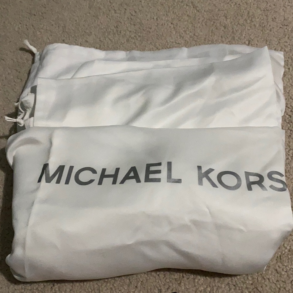 Bundle dust bags